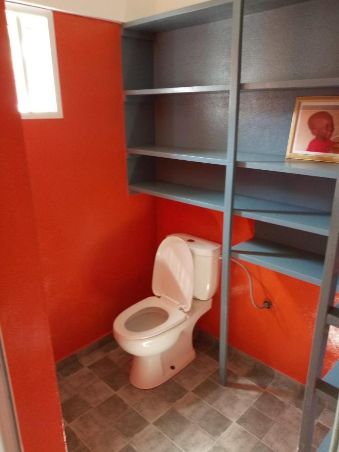 Maison Charlotte Forever Chambre D'Hotes Chez Un Couple Belgo Togolais Lome Exterior photo