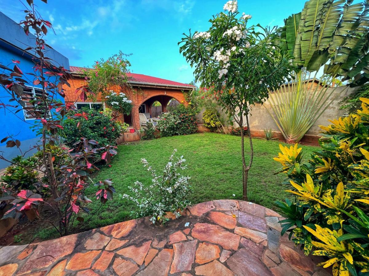 Maison Charlotte Forever Chambre D'Hotes Chez Un Couple Belgo Togolais Lome Exterior photo