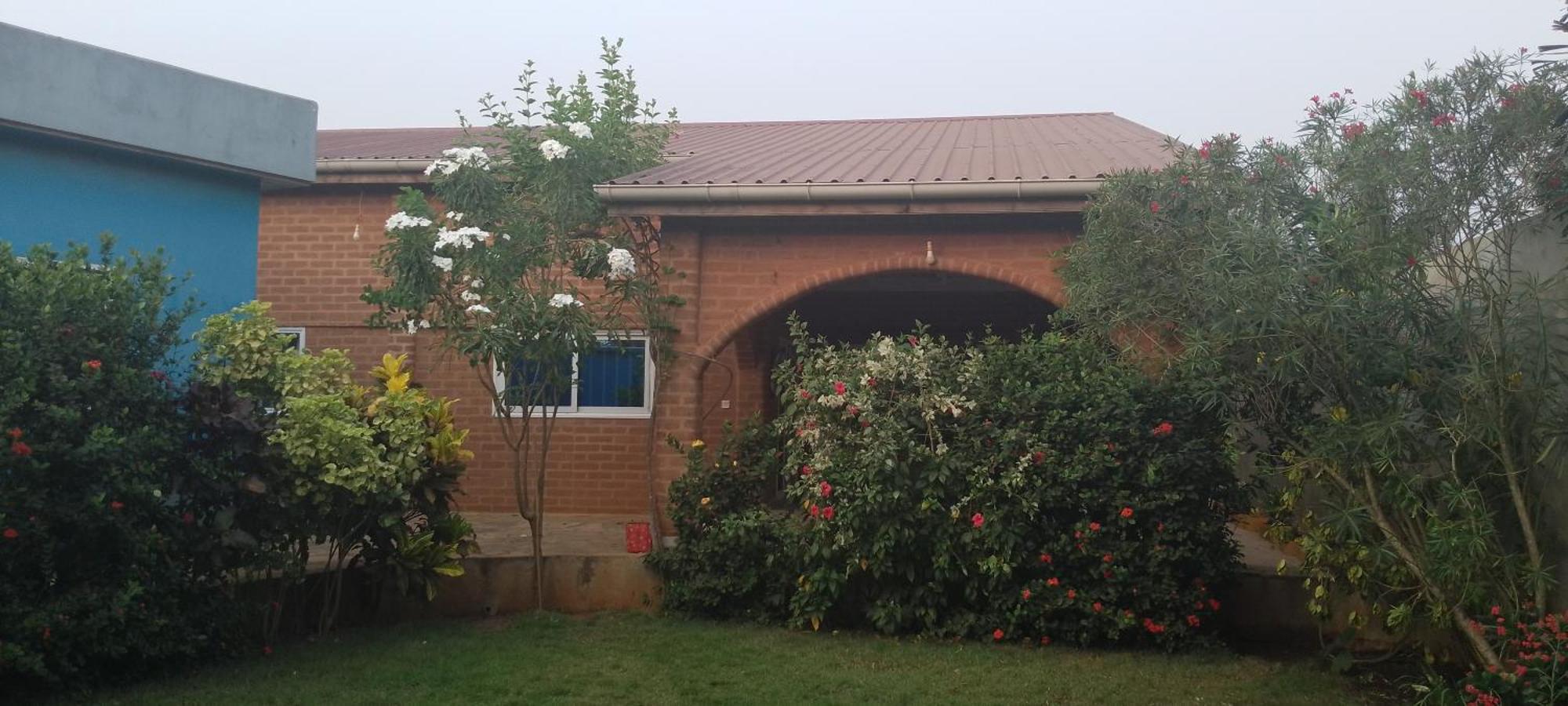 Maison Charlotte Forever Chambre D'Hotes Chez Un Couple Belgo Togolais Lome Exterior photo